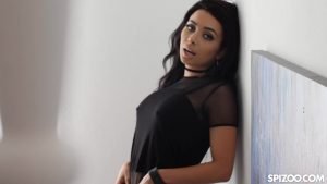 At gibi vücudu olan kızı sert sikti zenci porno