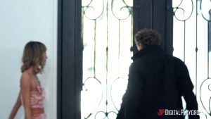 Sarışın hatun götten sikilirken acı içinde