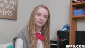 Striptizci kız 3 erkek tarafından gangbang sikildi