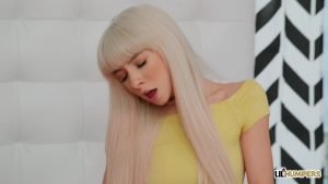 Gözleri önünde karısını swinger siktiler