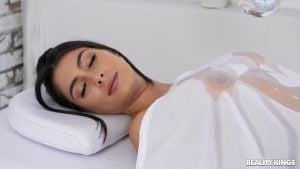 Güzel götlü kız anal seks yapıyor